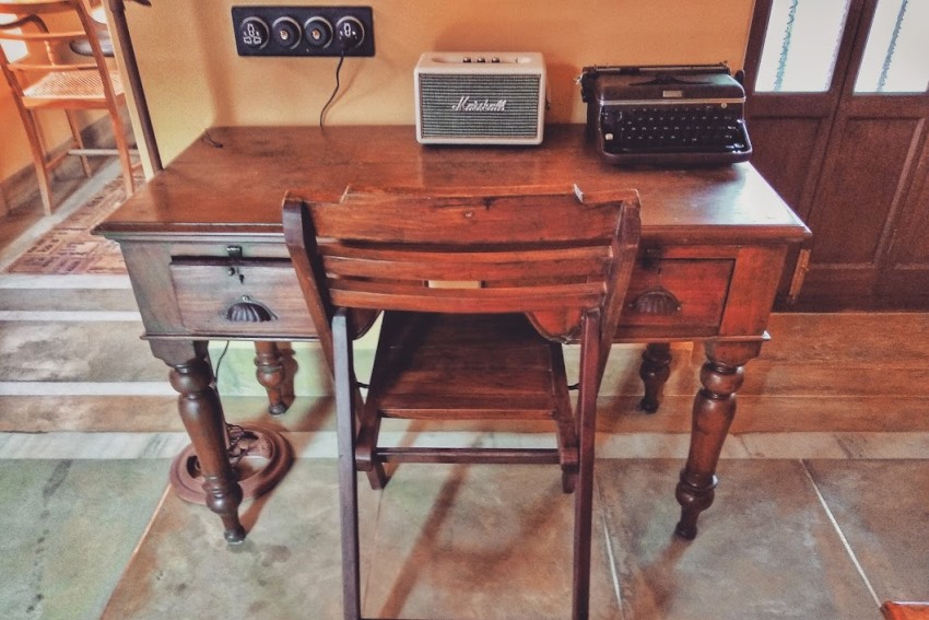 Calcutta Bungalow, Calcutta, North India (6).jpg