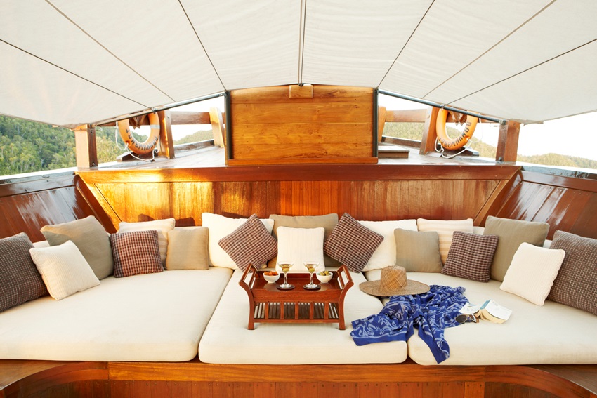 Amanikan, Moyo Island, Indonesia (3).jpg