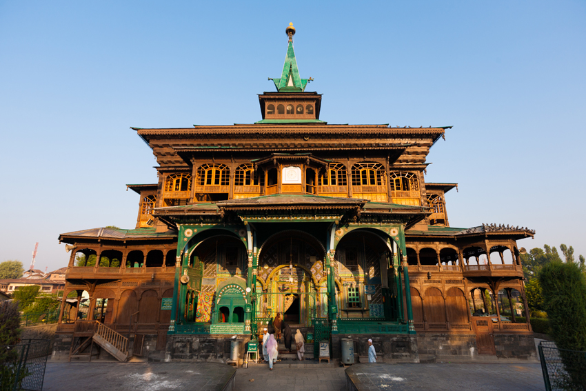 Srinagar Old Town, Kashmir, North India.jpg