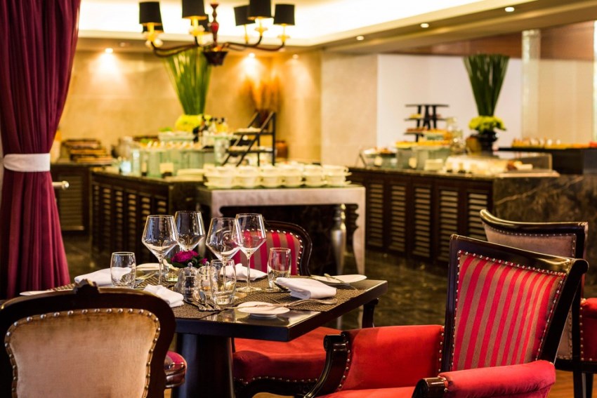 Hotel de l'Opera, Hanoi, Vietnam (1).jpg