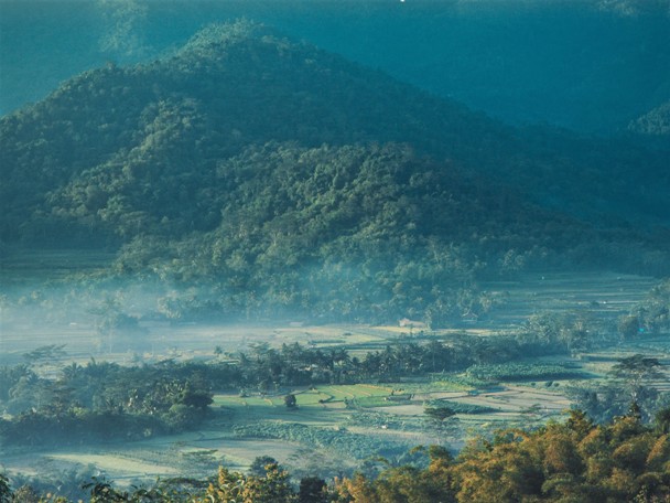 Borobudur, Java, Indonesia 2.jpg