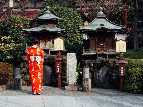 Japan - Tokyo, shrine, geisha.jpg