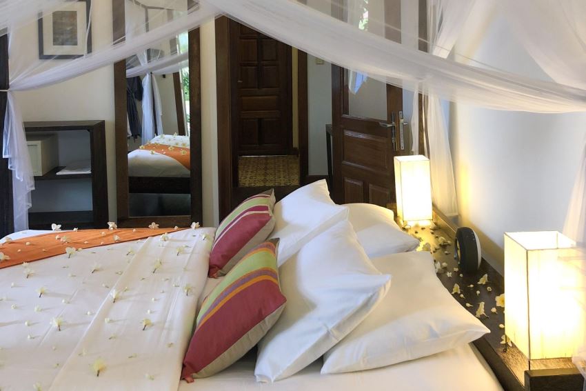 Pavilion, Phnom Penh, Cambodia (3).jpg