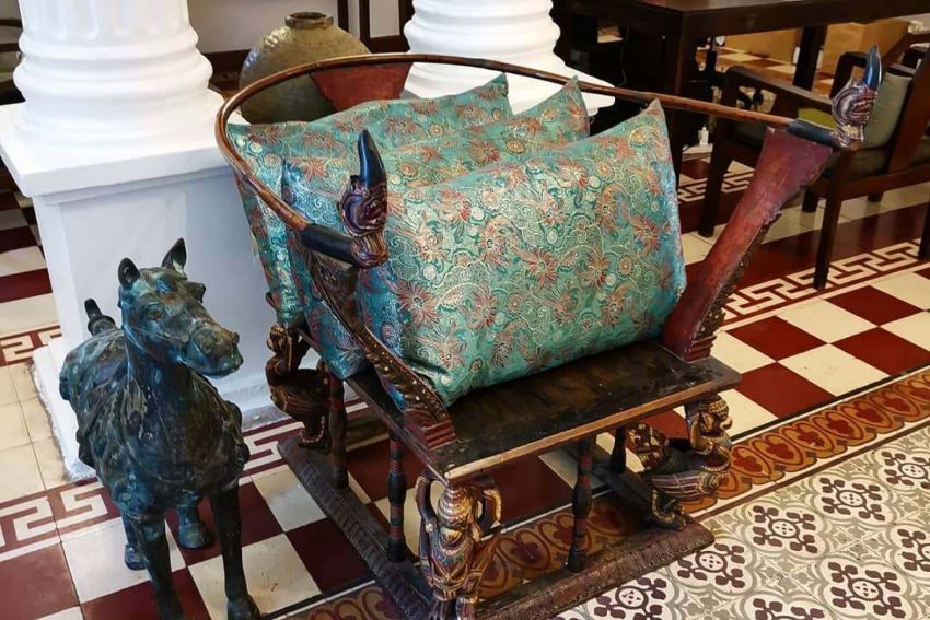 Pavilion, Phnom Penh, Cambodia (9).jpg