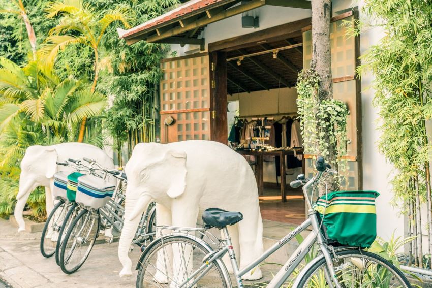 Pavilion, Phnom Penh, Cambodia (1).jpg