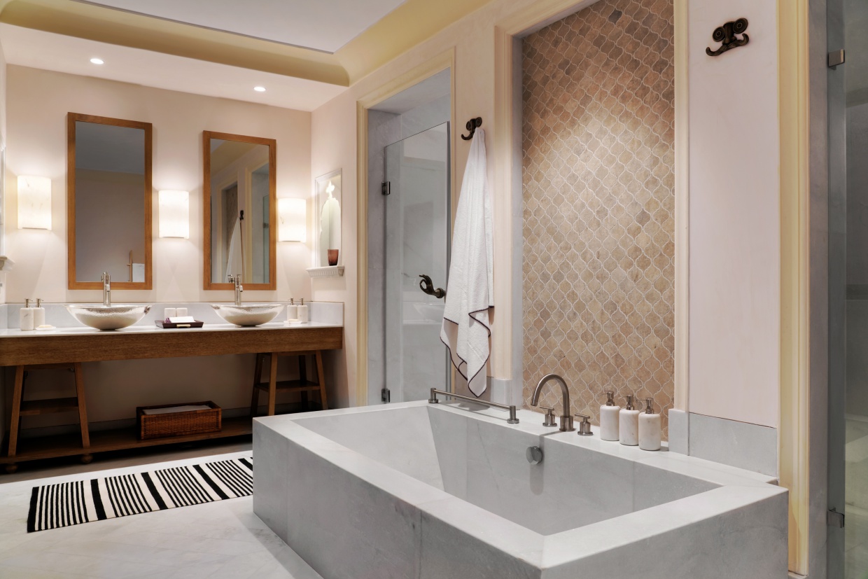 Deluxe_Barwara_Suite_bathroom_[8900-LARGE].jpg