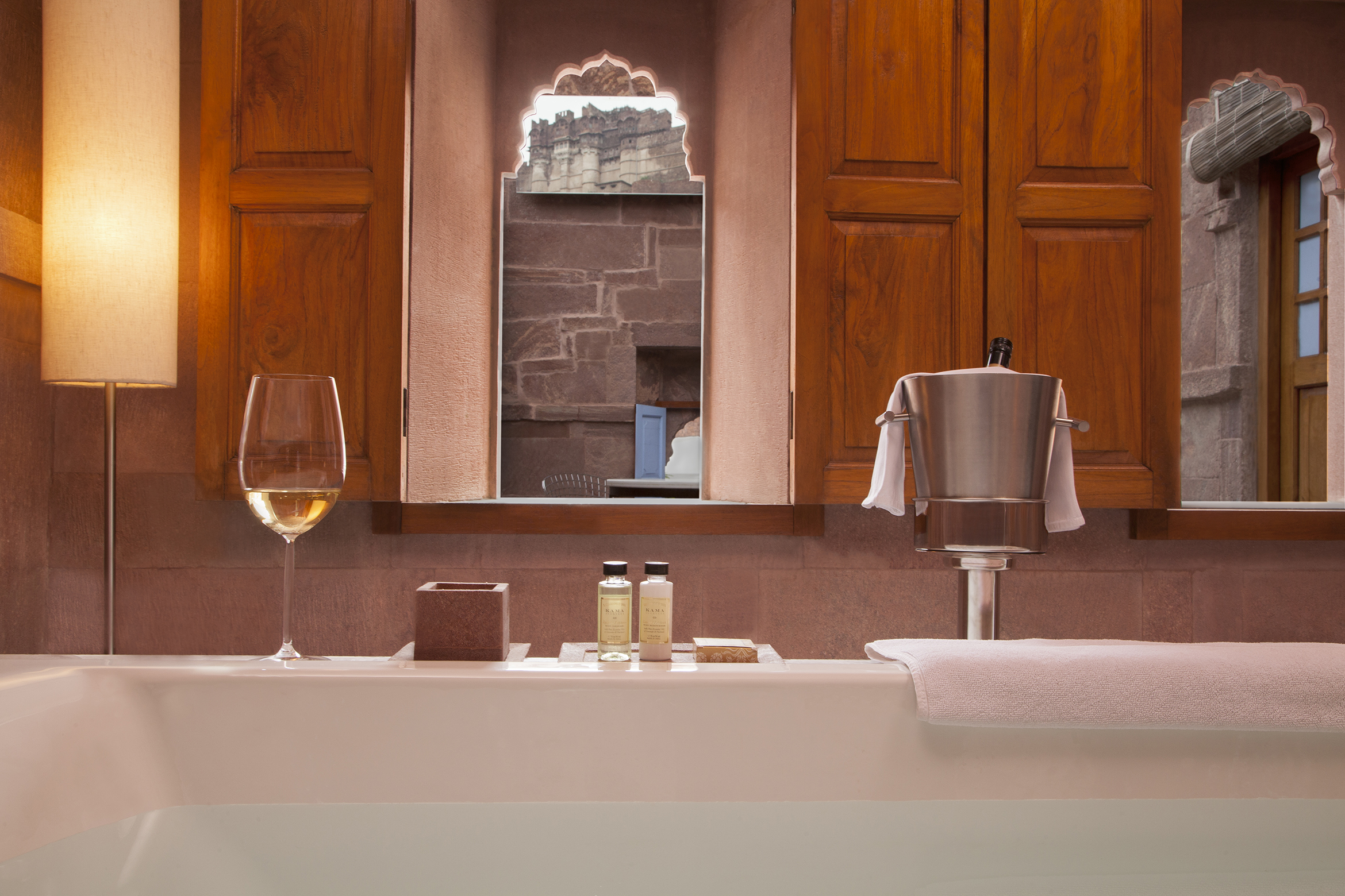 8. Heritage Suite x Bathtub- RAAS Jodhpur.jpeg (1)