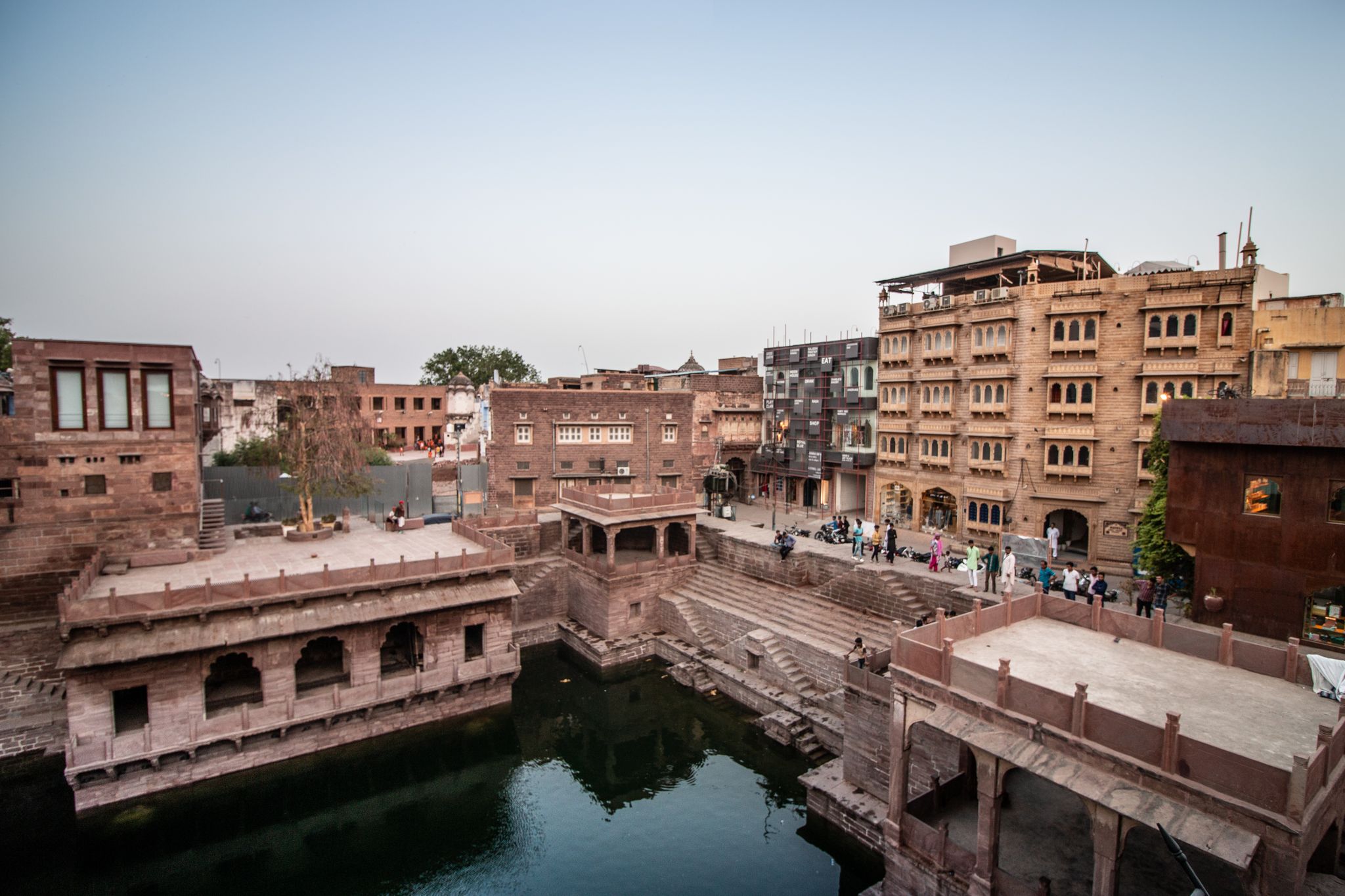 27. Stepwell Cafe x Stepwell View - RAAS Jodhpur.jpeg (1)