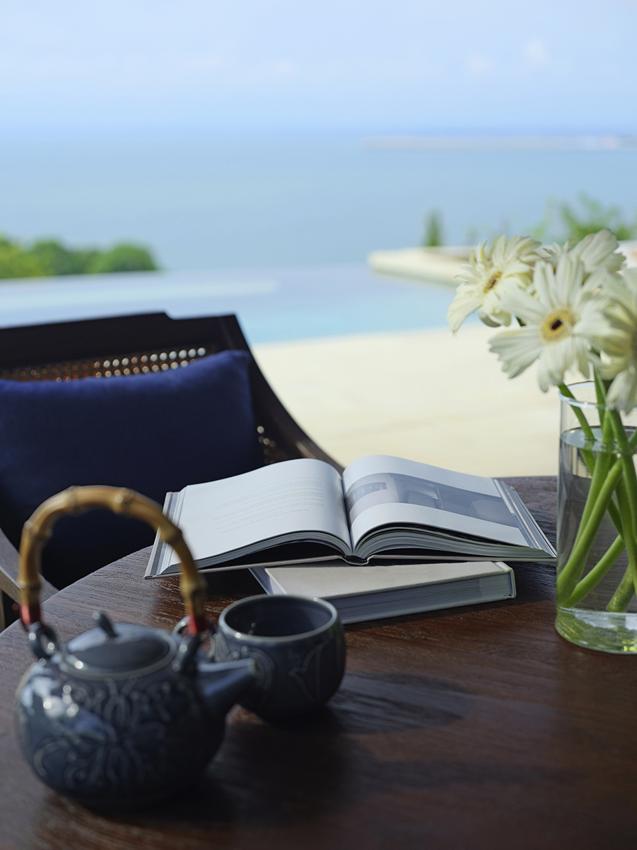 rafflesDining with ocean view.jpg