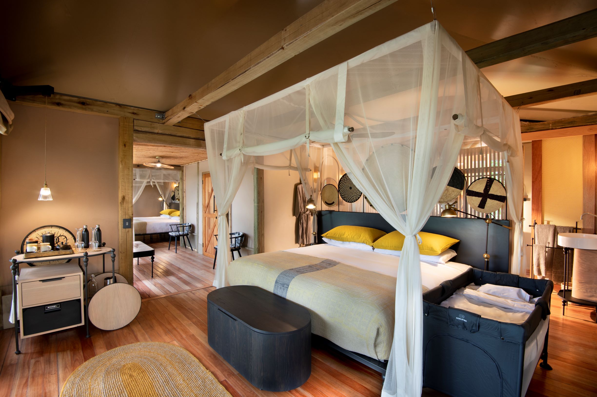 Khwai Leadwood family room with cot - Copy.jpg