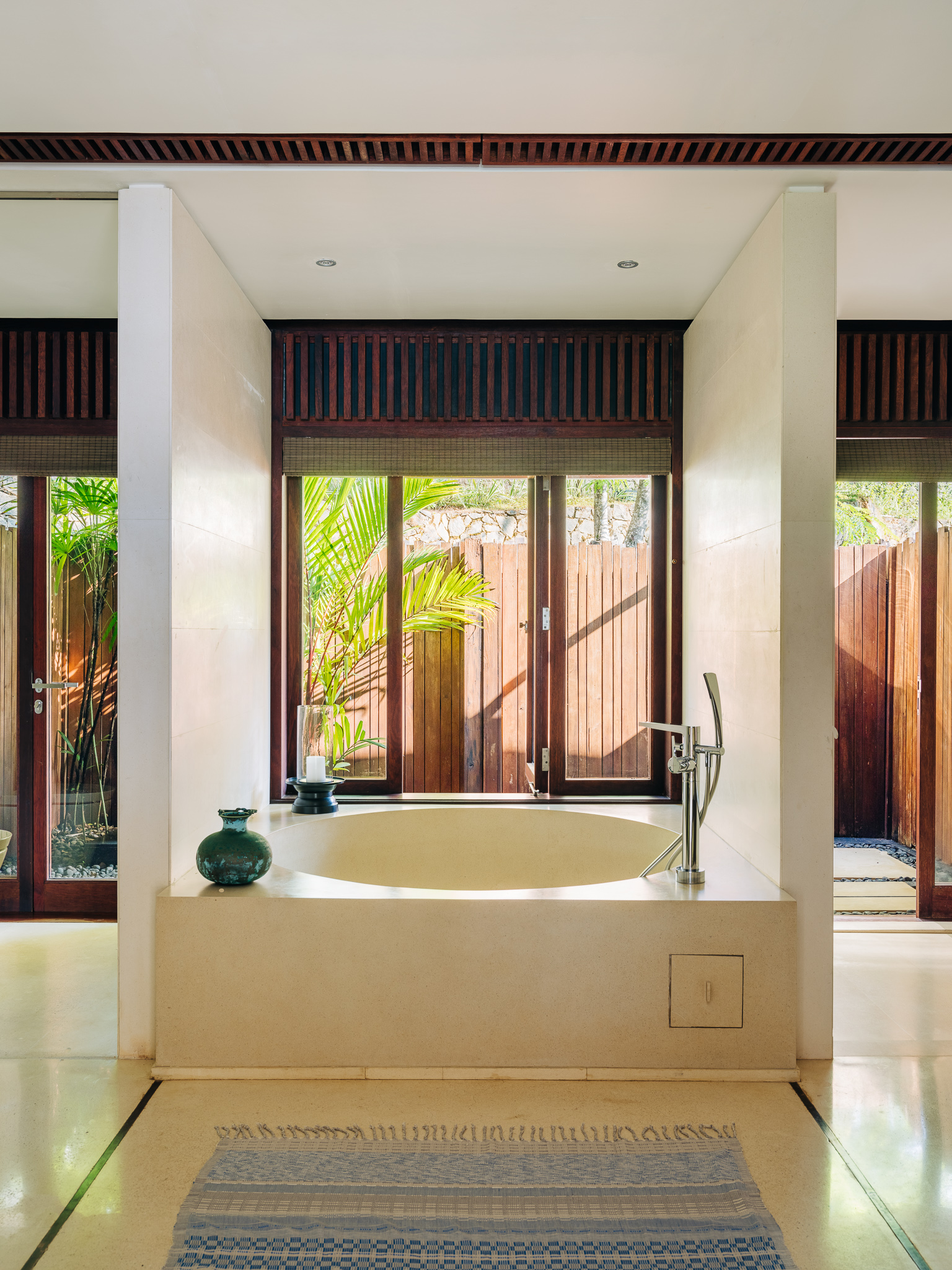 ANI Sri Lanka - Accommodation - Classic Suite or Split Suite Bathroom.jpg