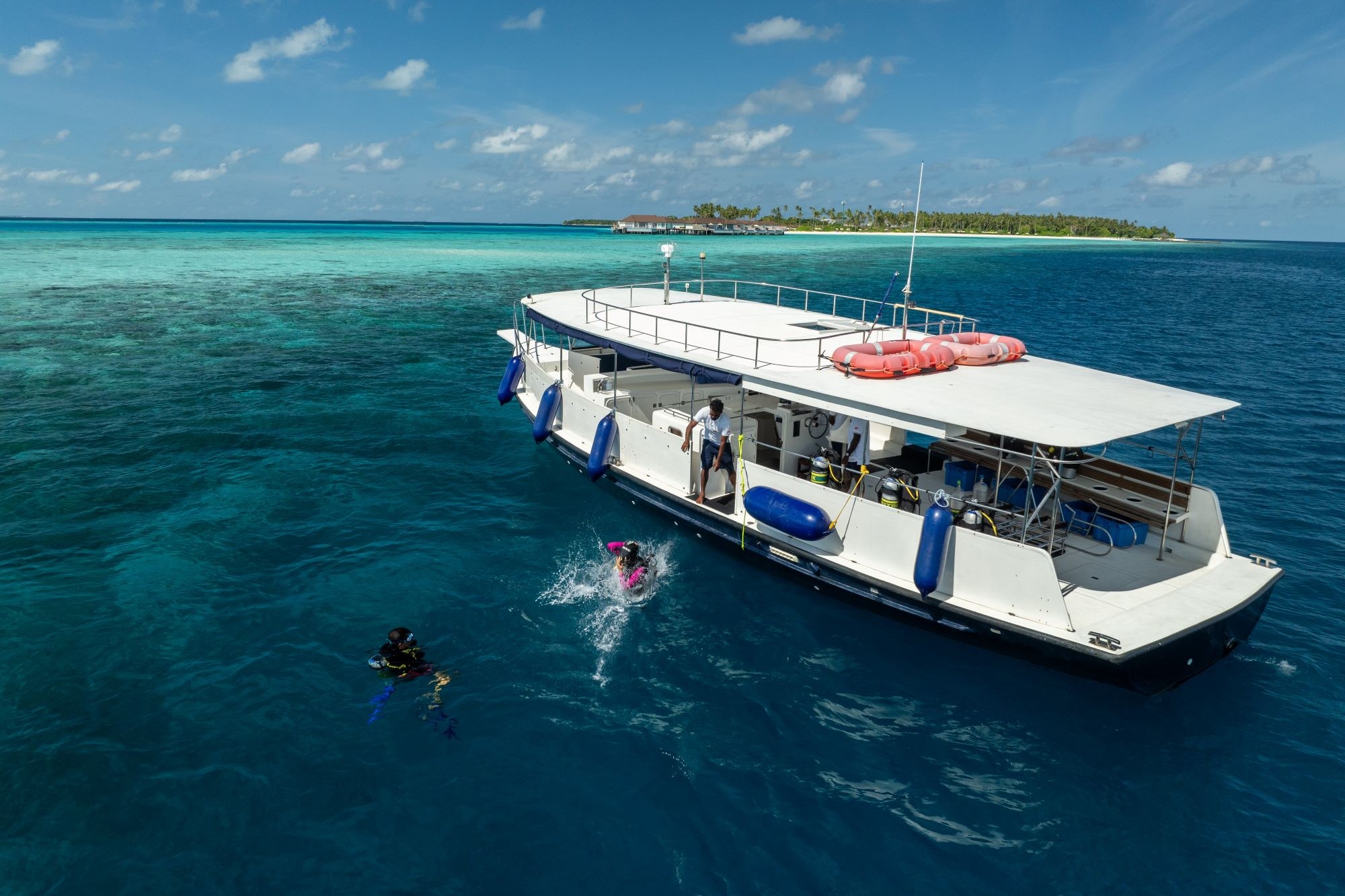 Avani Fares Maldives Diving 1.jpg