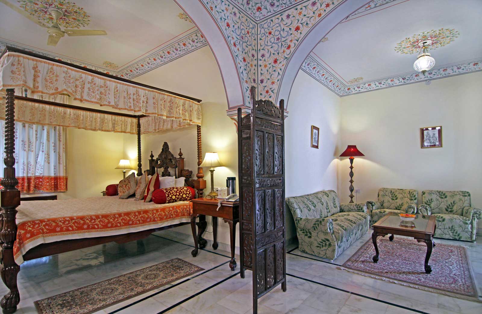 Amar Mahal, Orchha, North India 6.jpg