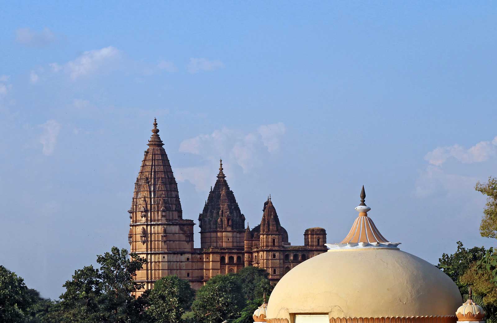 Amar Mahal, Orchha, North India 10.jpg