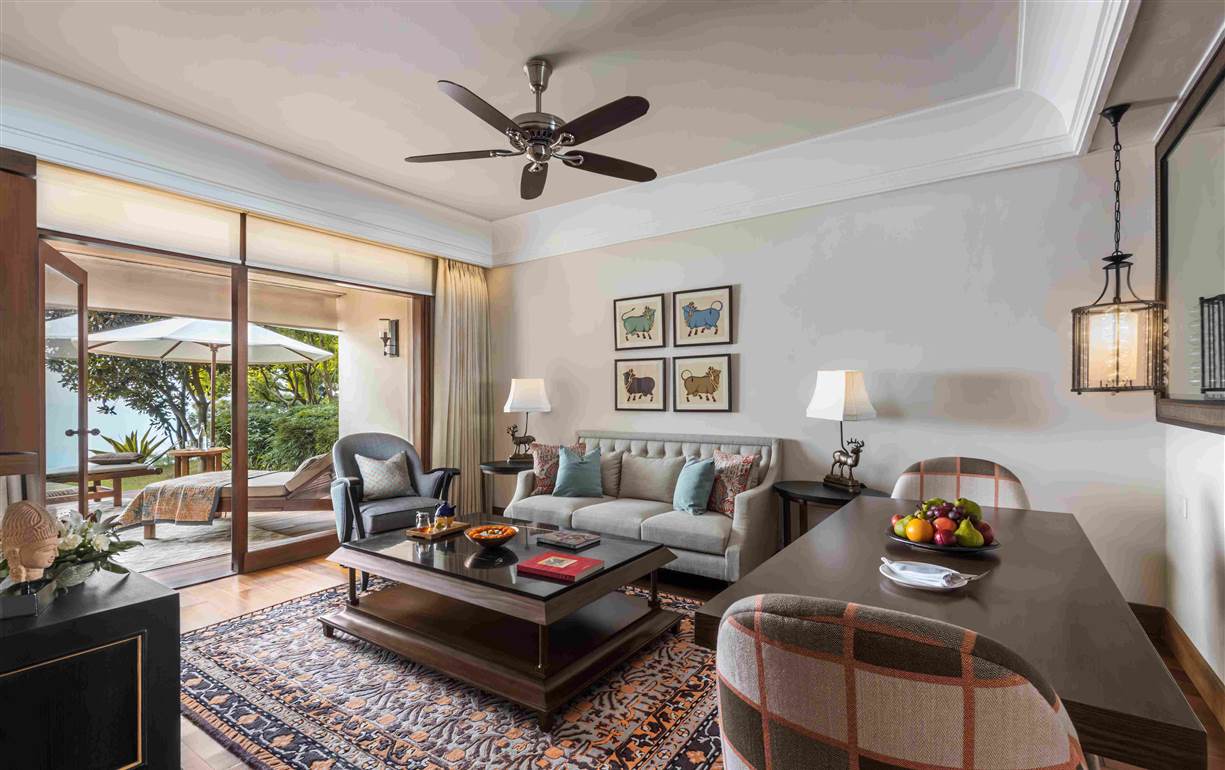 Ananda in the Himalayas, Rishikesh, North India 14.jpg