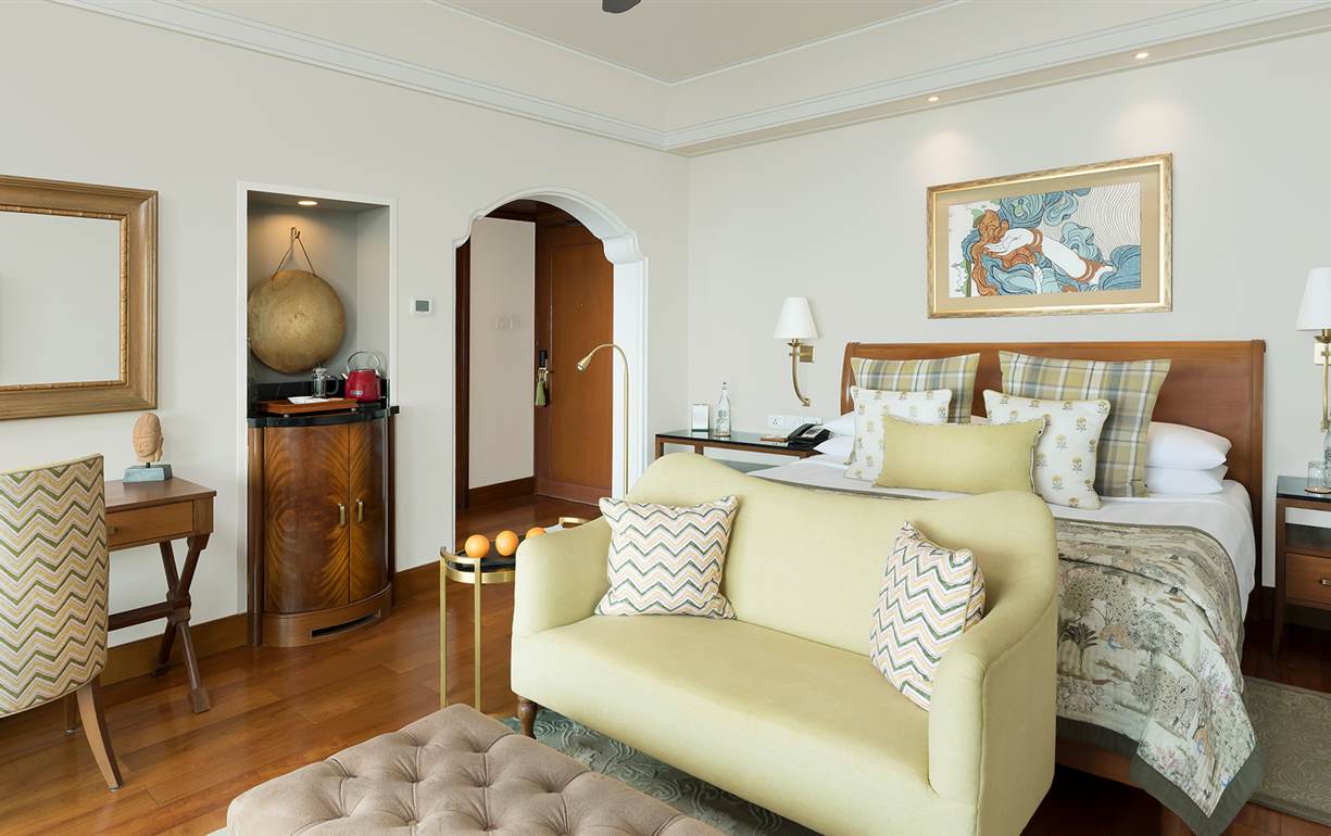 Ananda in the Himalayas, Rishikesh, North India 16.jpg