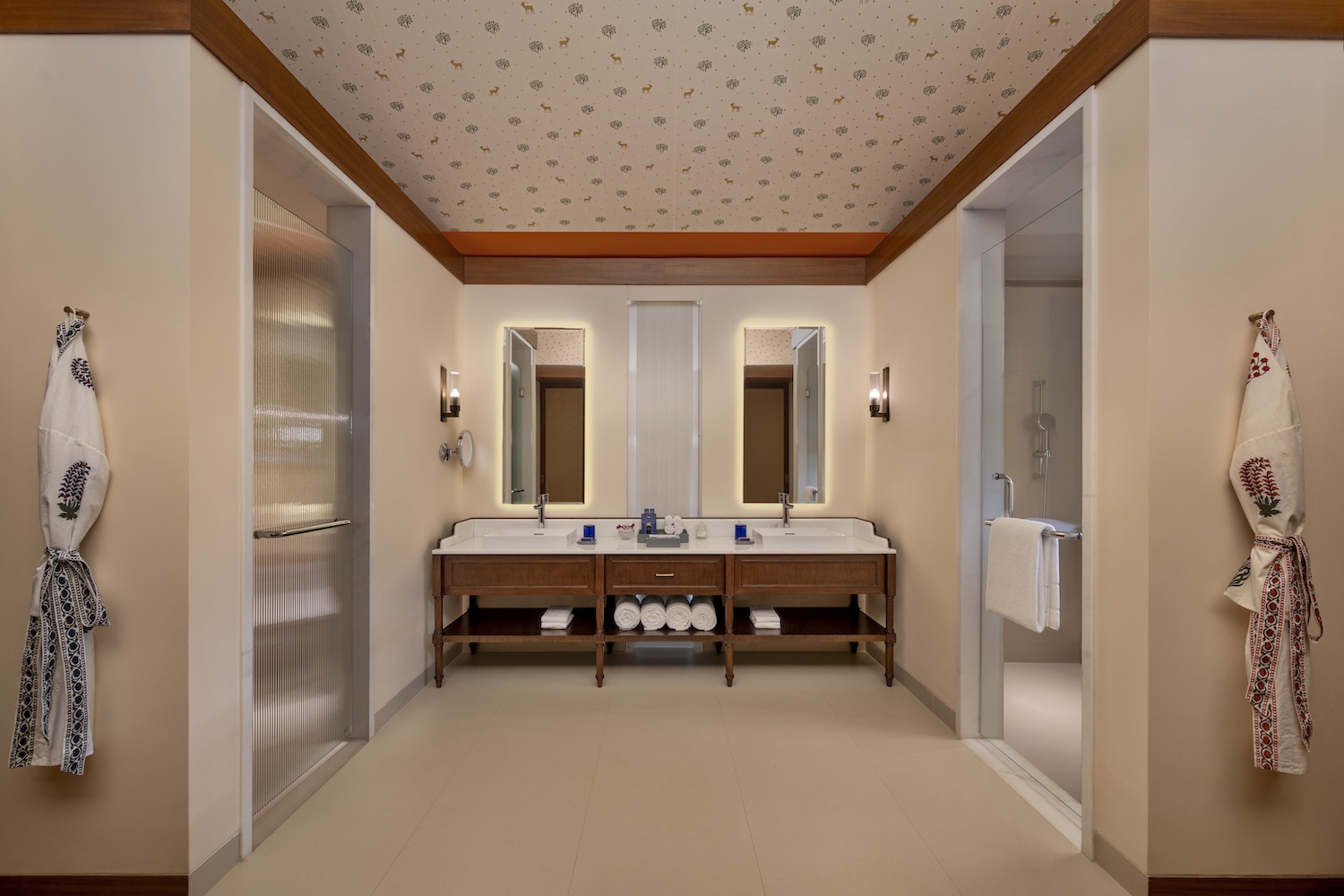 Luxury Tent Bathroom, Oberoi Vindhyavilas, Bandhavgarh, North India.jpg