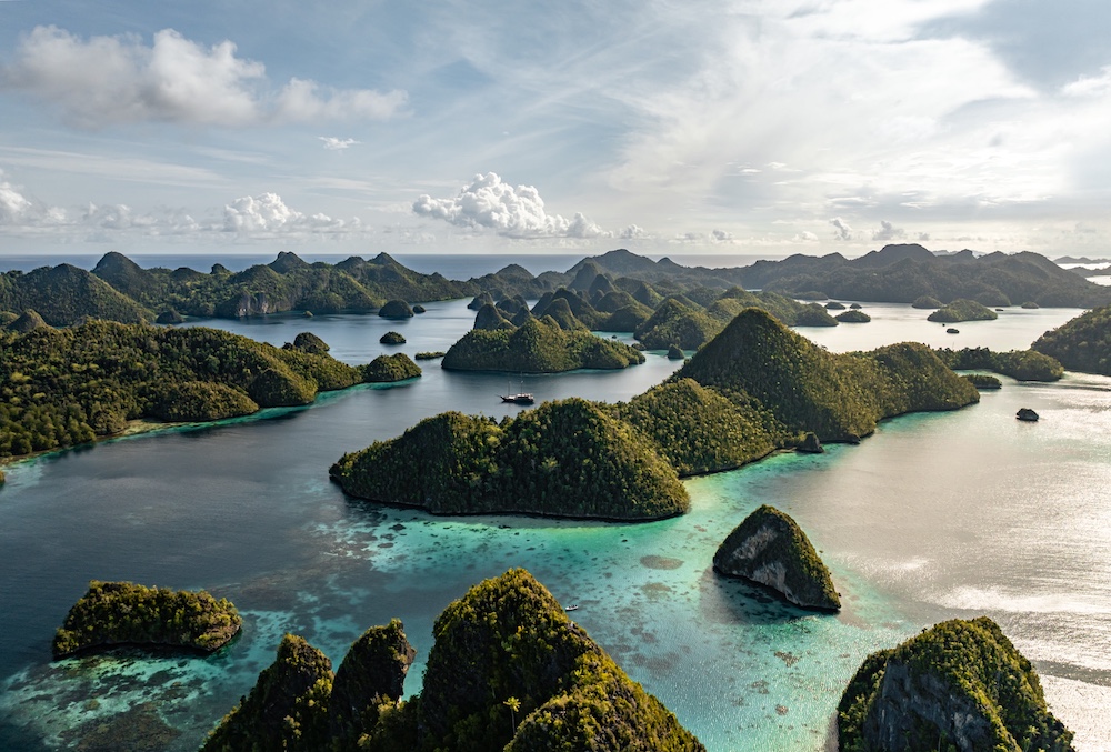 Vela, Komodo, Raja Ampat, Indonesia 17.jpg