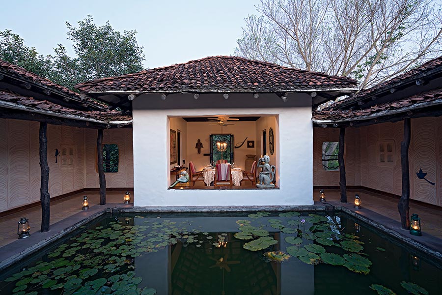 Samode Safari Lodge, Bandhavgarh, North India 15.jpg