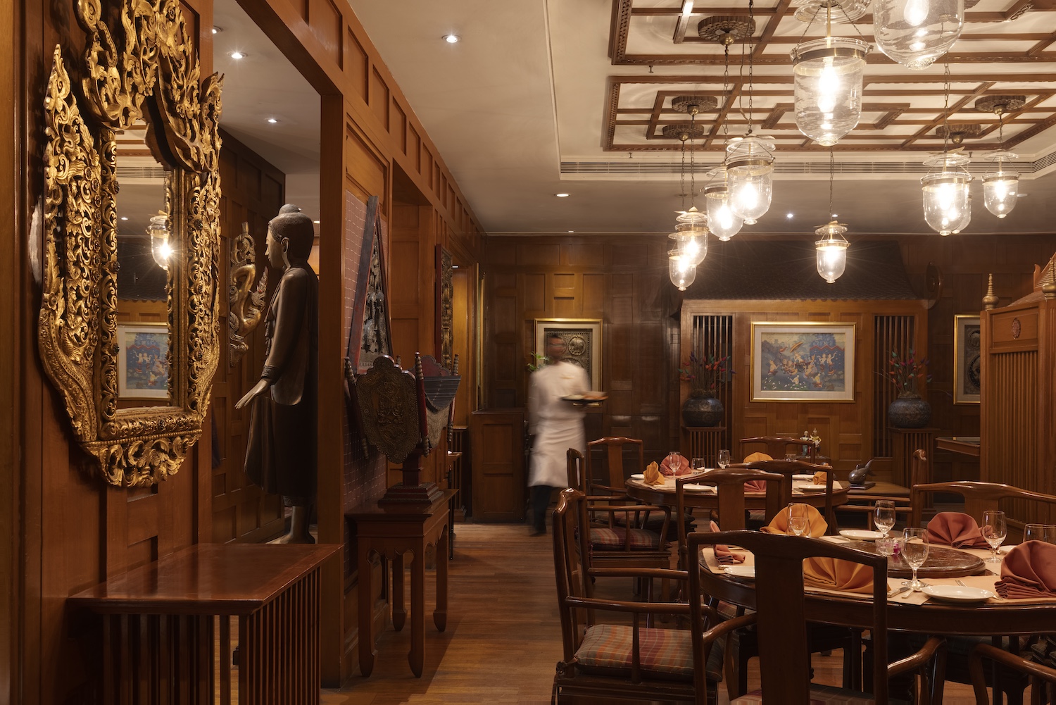 The Oberoi Grand, Calcutta, North India 12.jpg