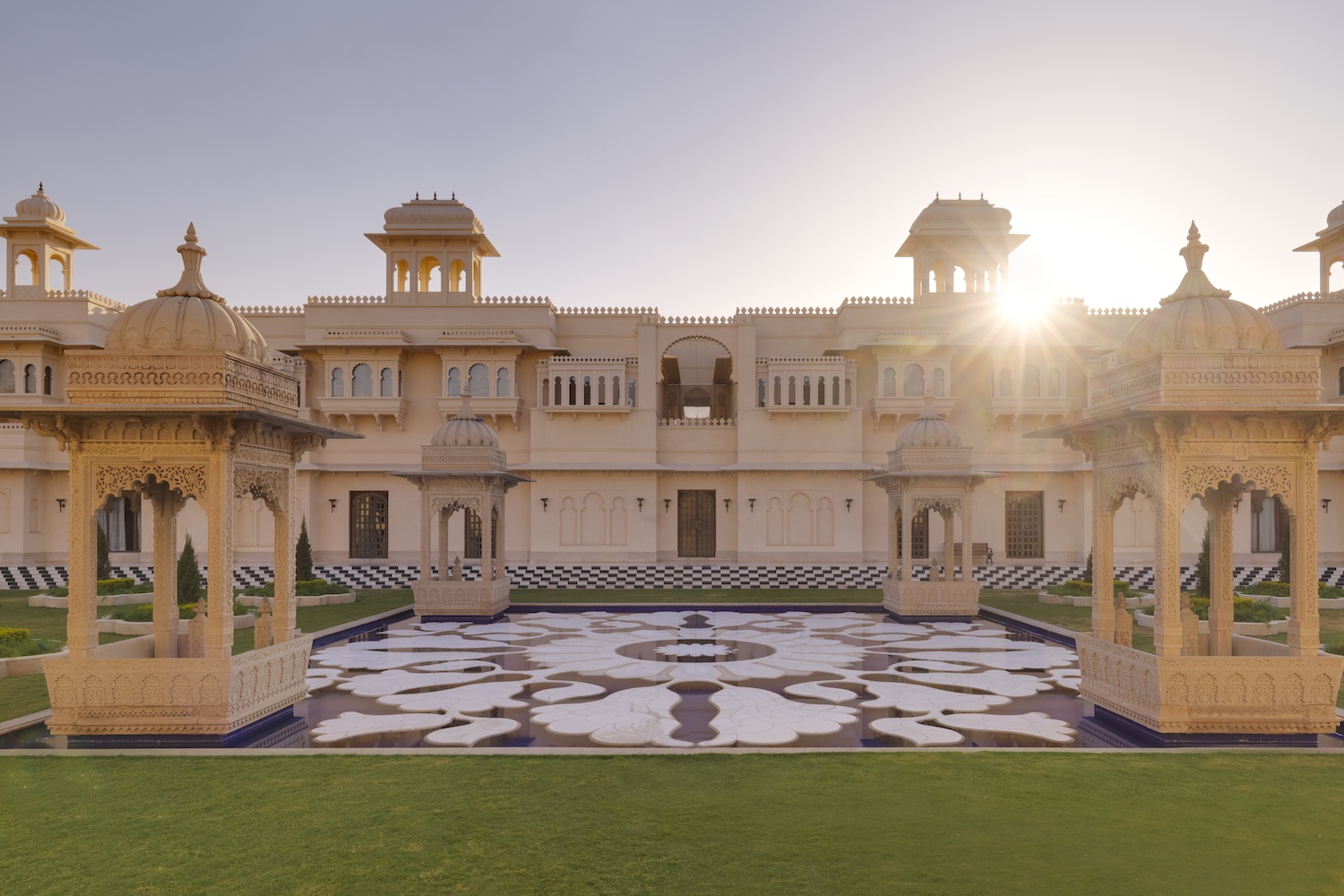 The Oberoi Udaivilas, Udaipur, North India 16.jpg