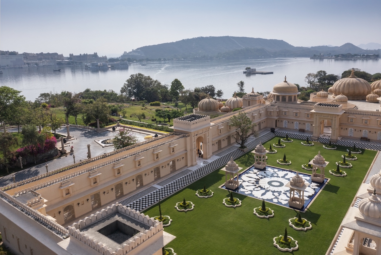 The Oberoi Udaivilas, Udaipur, North India 17.jpg