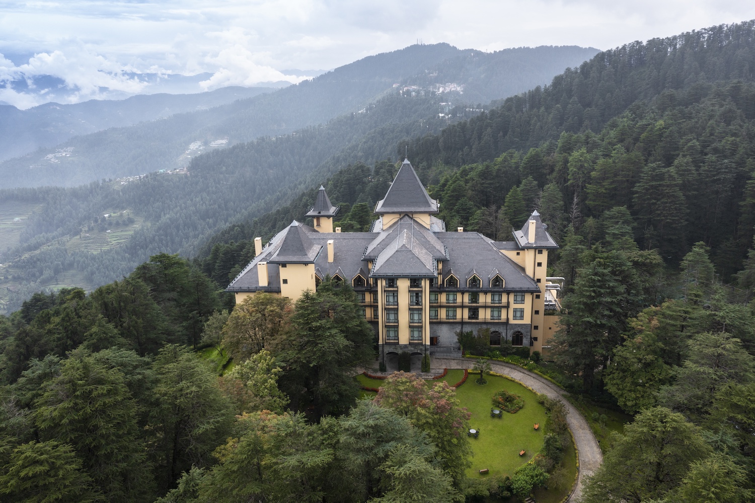 Wildflower Hall, Shimla, North India 13.jpg
