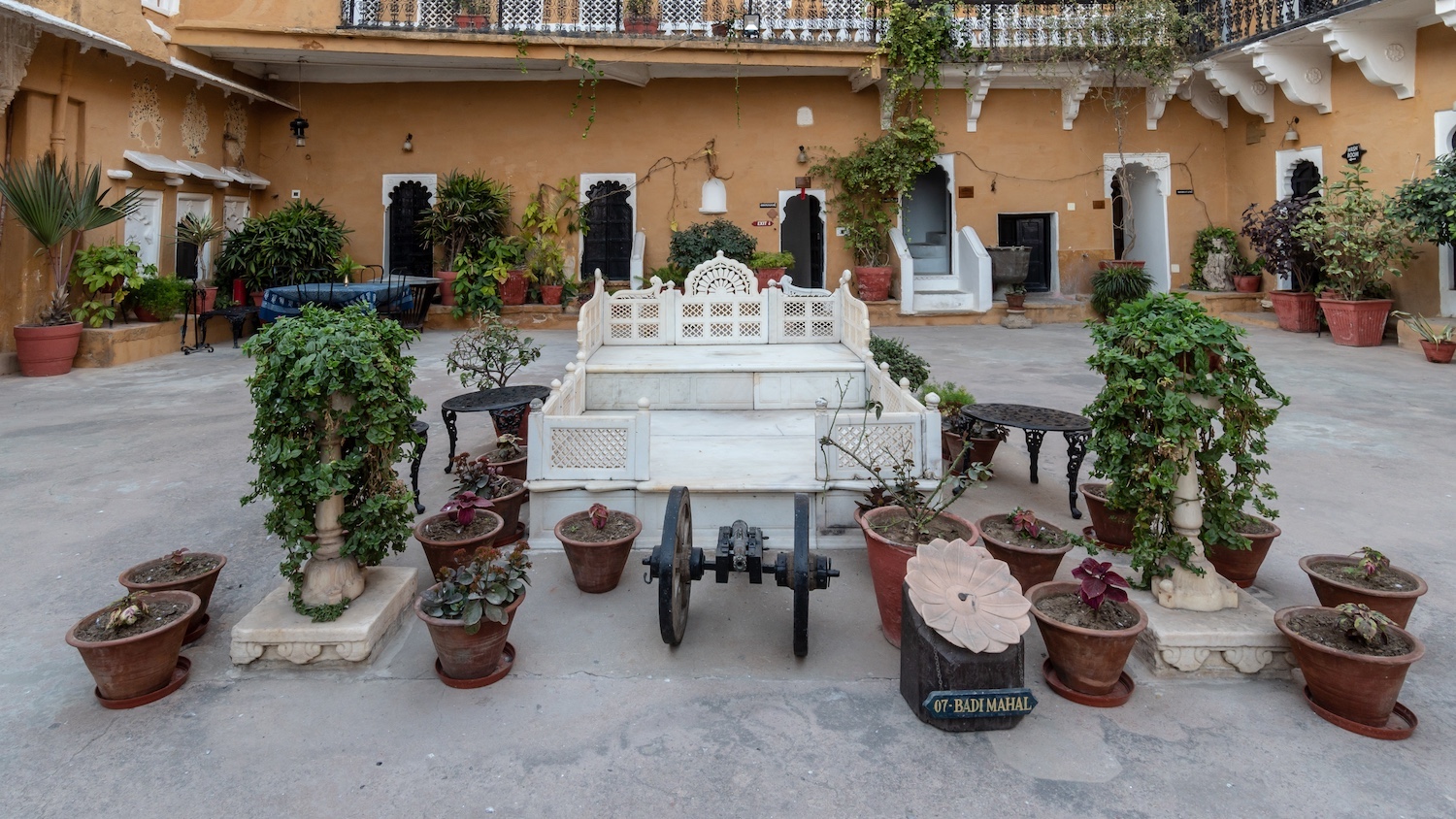 Deogarh Mahal, Deogarh, India 1.jpg