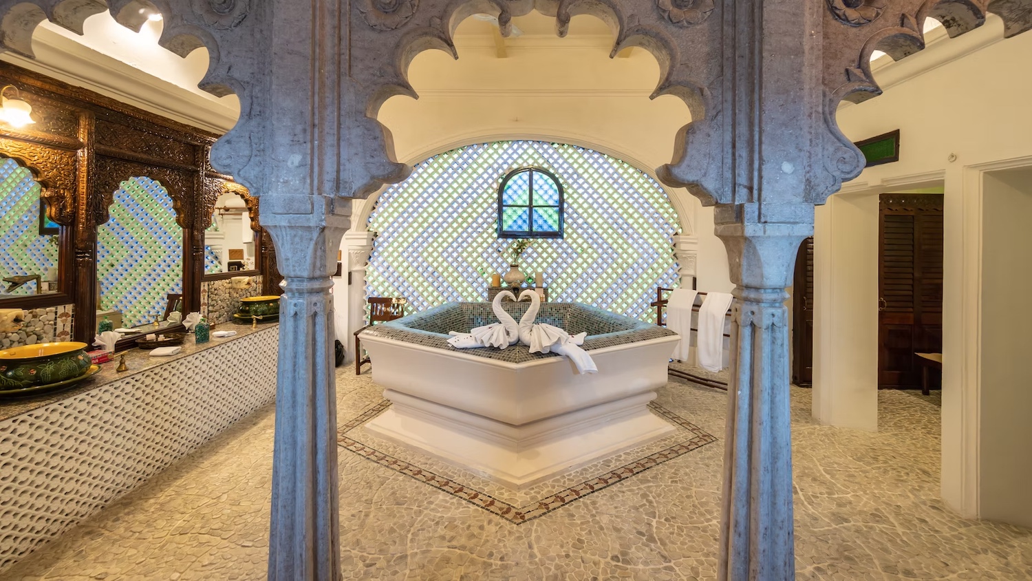 Deogarh Mahal, Deogarh, India 6.jpg