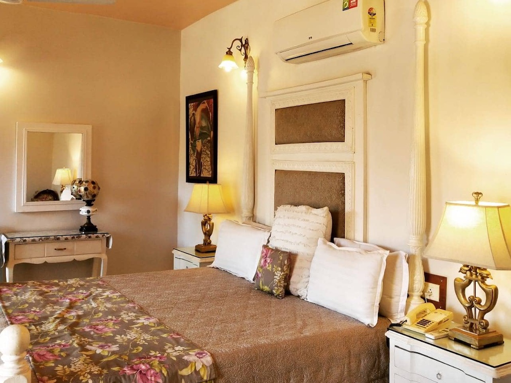 Ranjit's Svaasa, Amritsar, India 2.jpg