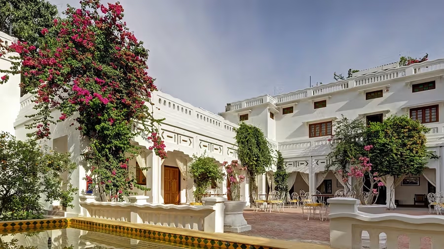 Saraca Hotel, Lucknow, India 2.jpg