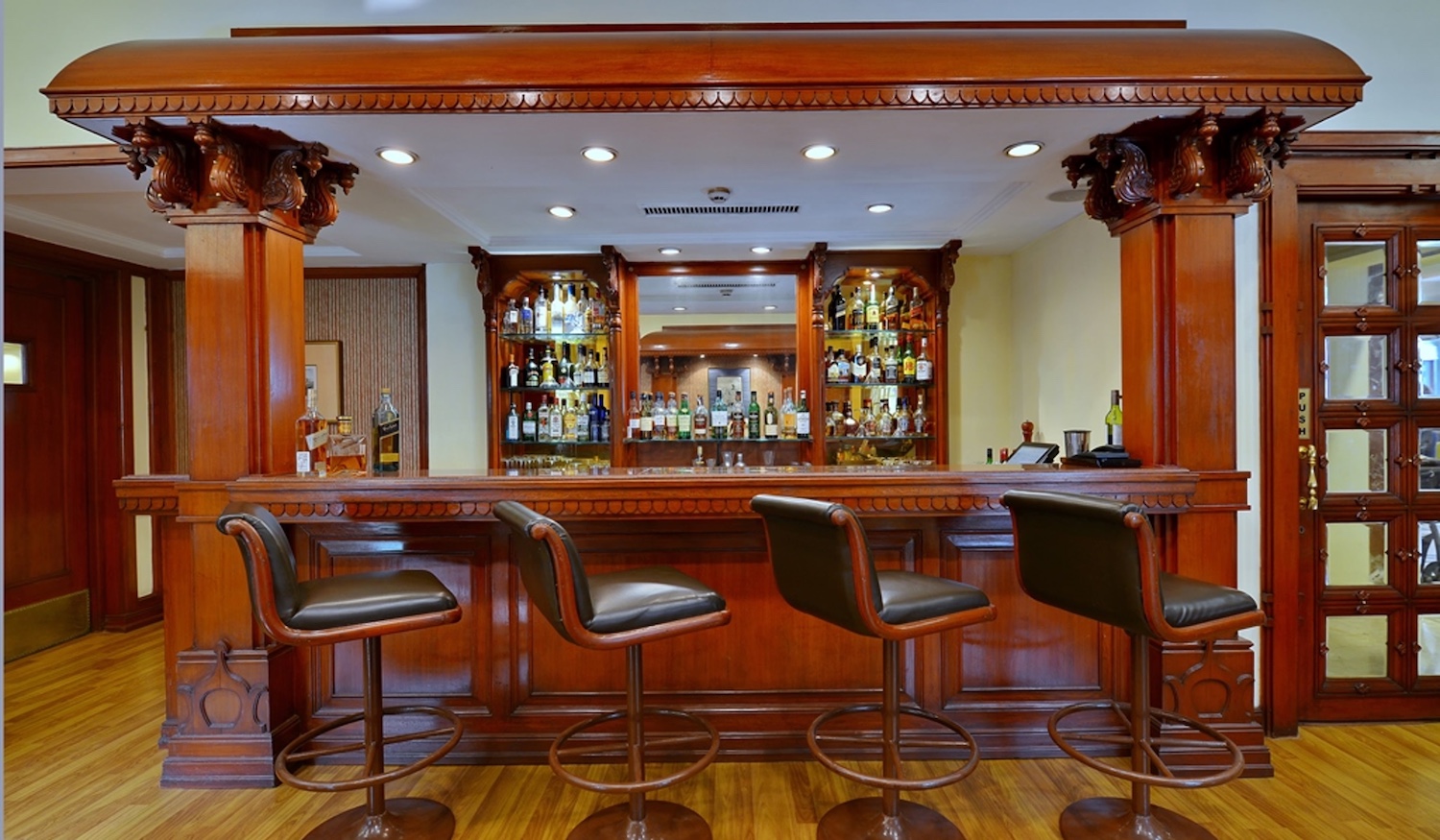 Taj Ganges, Varanasi, India 7.jpg