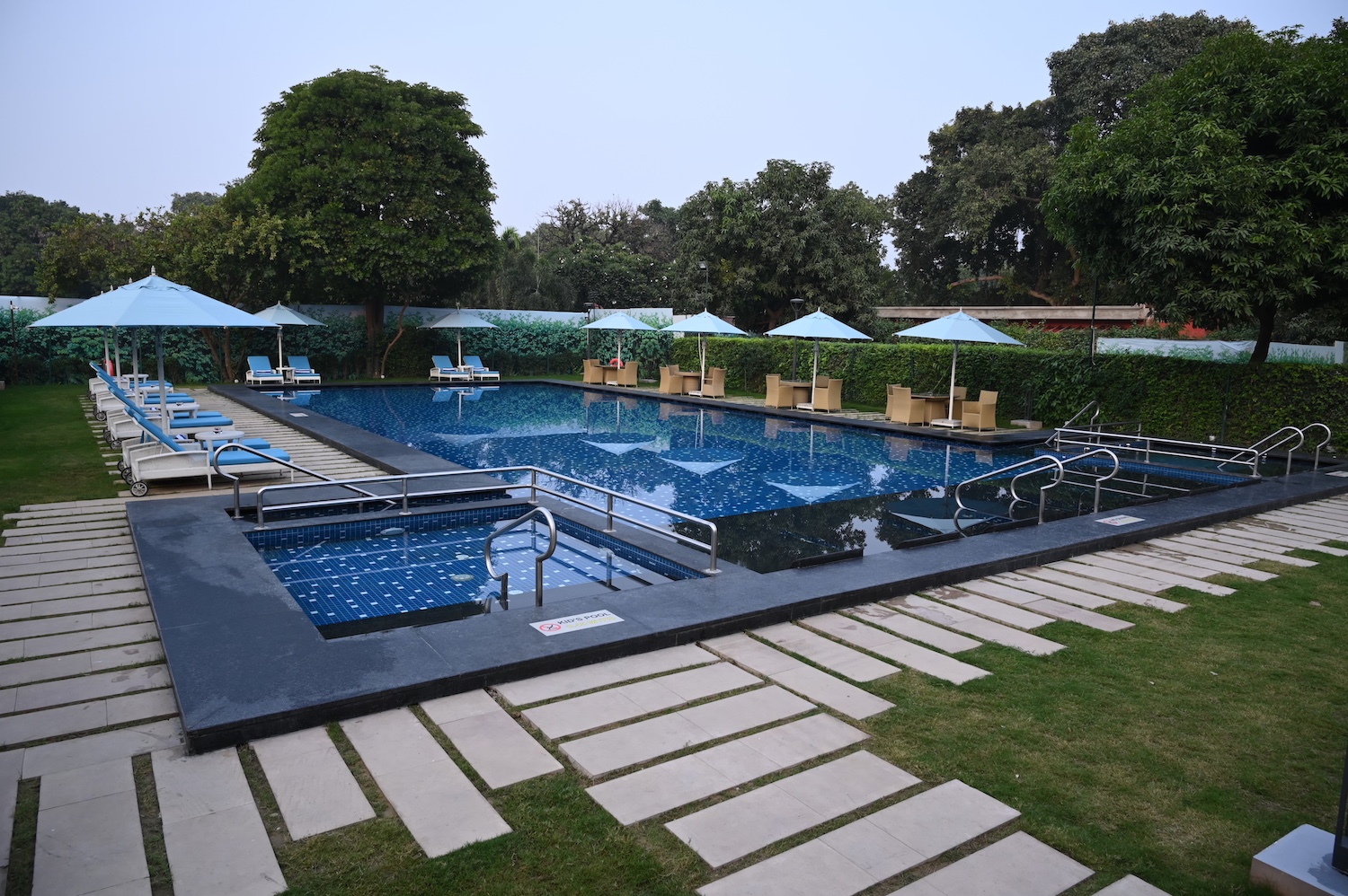 Taj Ganges, Varanasi, India 10.jpg