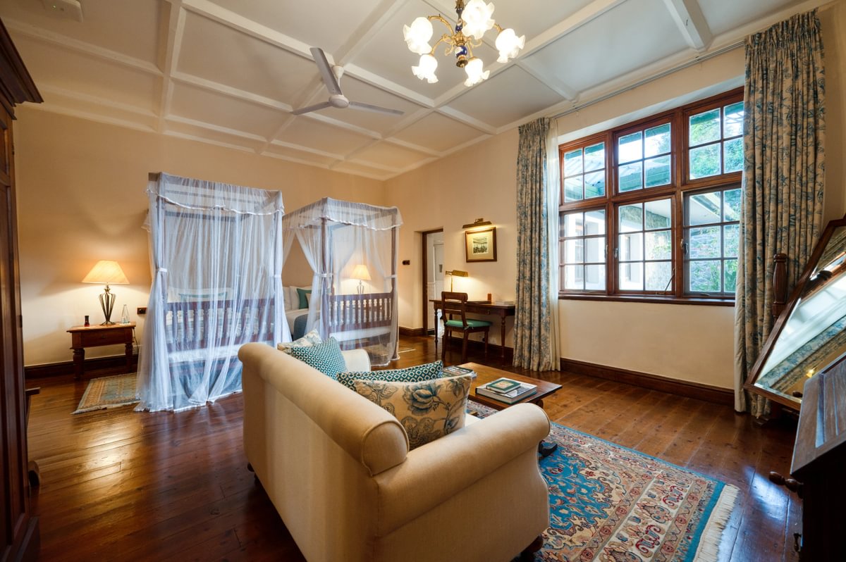 Tientsin Bungalow - Meares Luxury Room - Medium.jpg