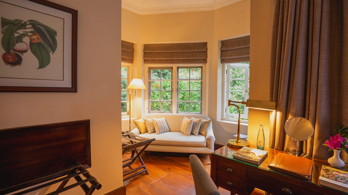 Summerville Bungalow - Middleton Luxury Room - Medium.jpg