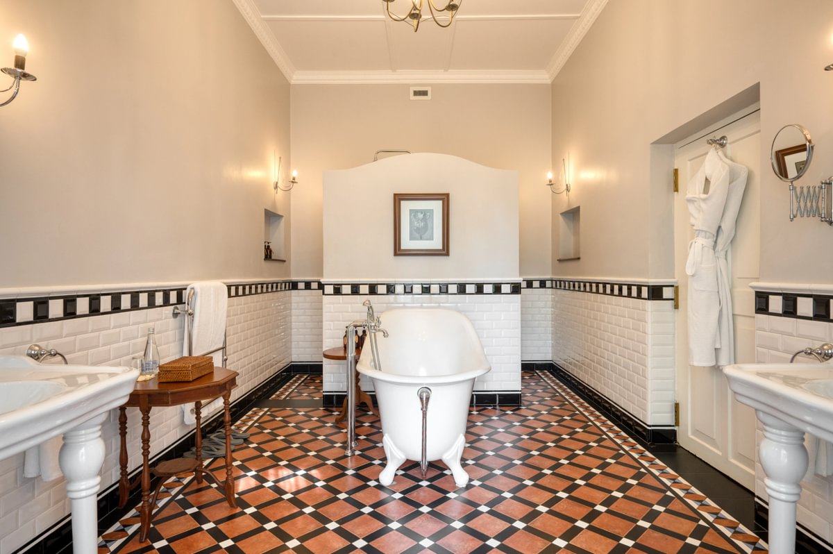 Summerville Bungalow - Shuttleworth Master Suite - Medium (2).jpg