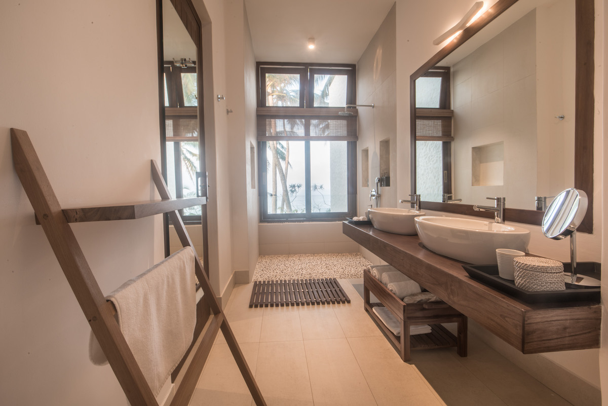 Kumu Beach, Galle, Sri Lanka 9.jpg