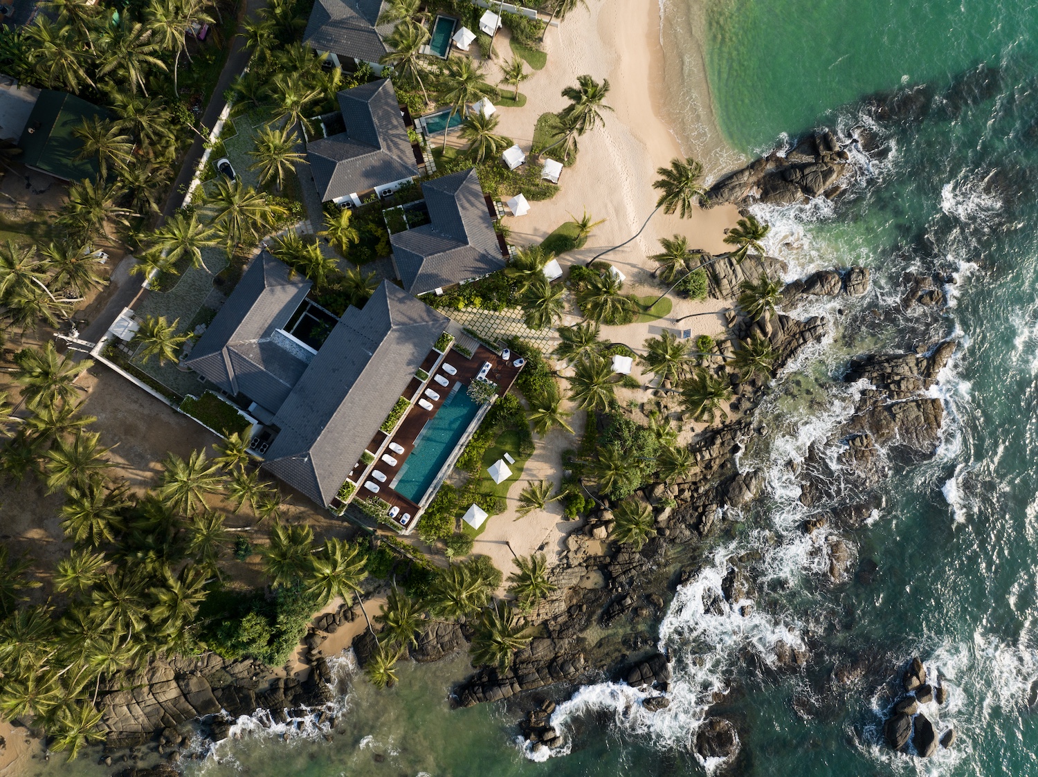 Ahu Bay, Ahungalla, Sri Lanka 3.jpg