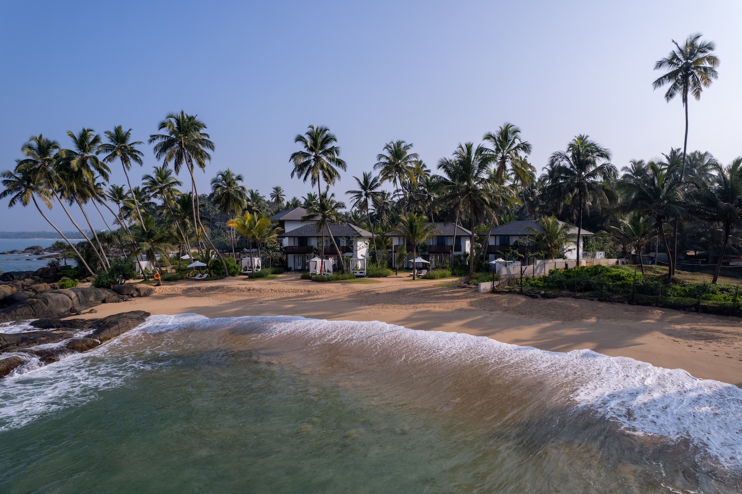 Ahu Bay, Ahungalla, Sri Lanka 4.jpg