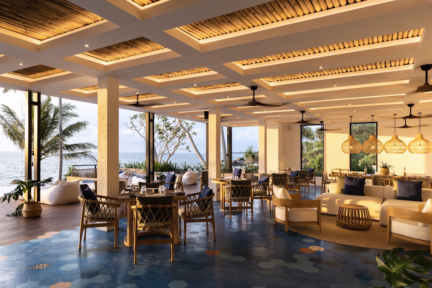 Ahu Bay, Ahungalla, Sri Lanka 5.jpg