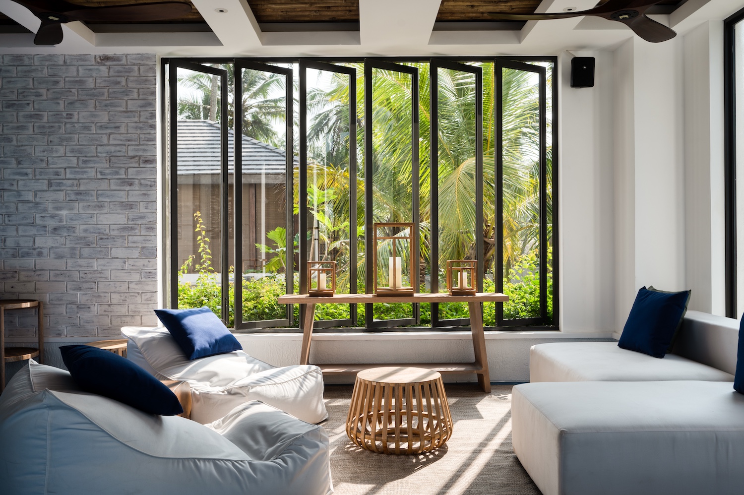 Ahu Bay, Ahungalla, Sri Lanka 9.jpg