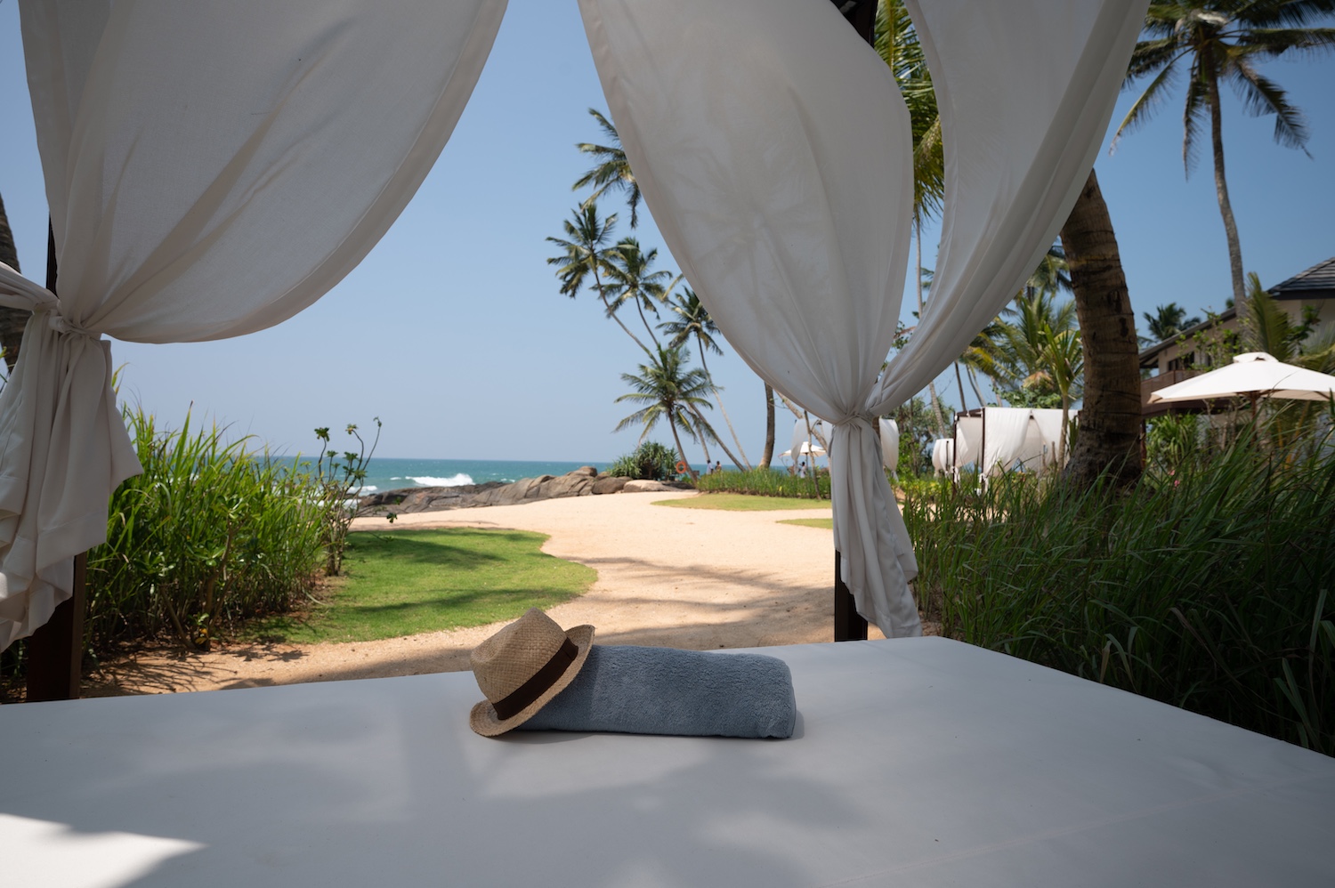 Ahu Bay, Ahungalla, Sri Lanka 13.jpg