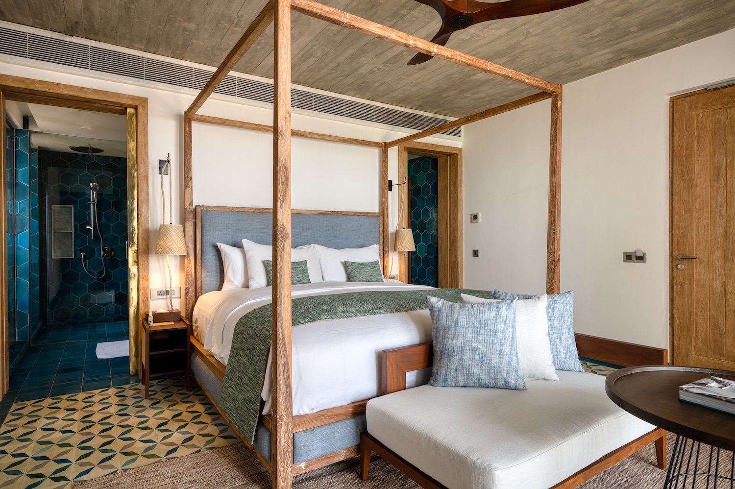 Ahu Bay, Ahungalla, Sri Lanka 16.jpg