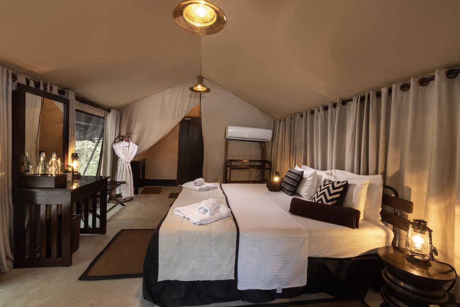 Leopard Trails Wilpattu National Park, Sri Lanka 15.jpg