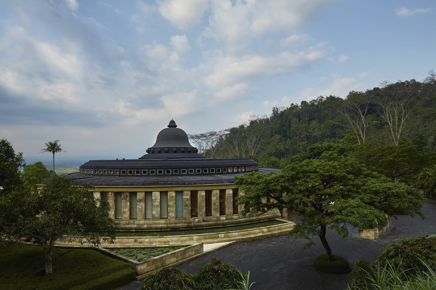 Amanjiwo, Indonesia - Main Building Rotunda.jpg