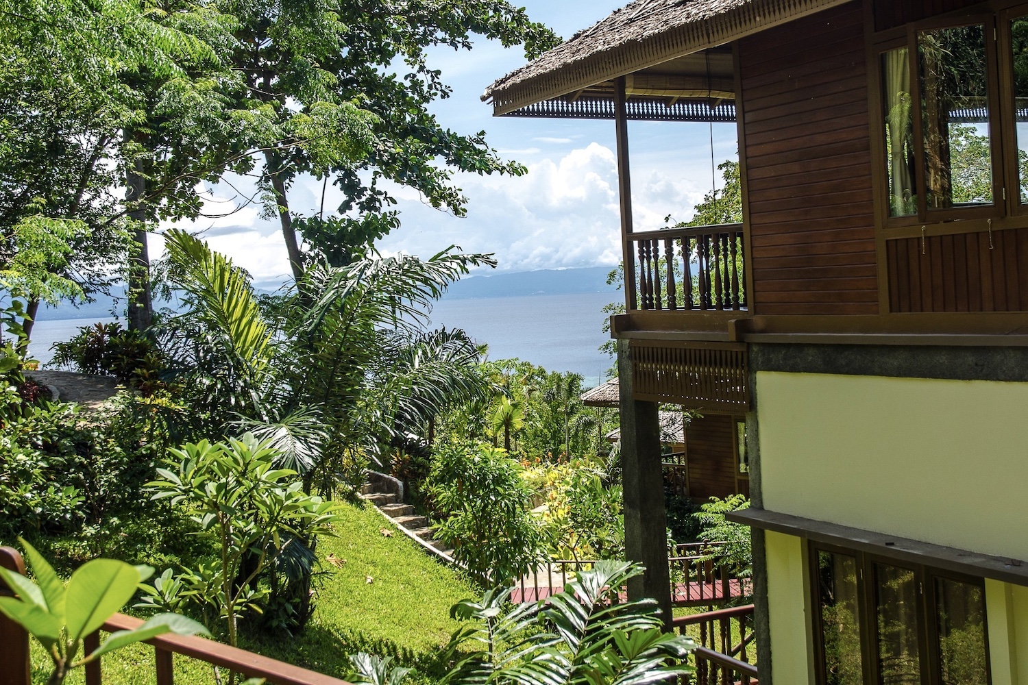 Bunaken Oasis Dive Resort, Bunaken, North Sulawesi, Indonesia 6.jpg