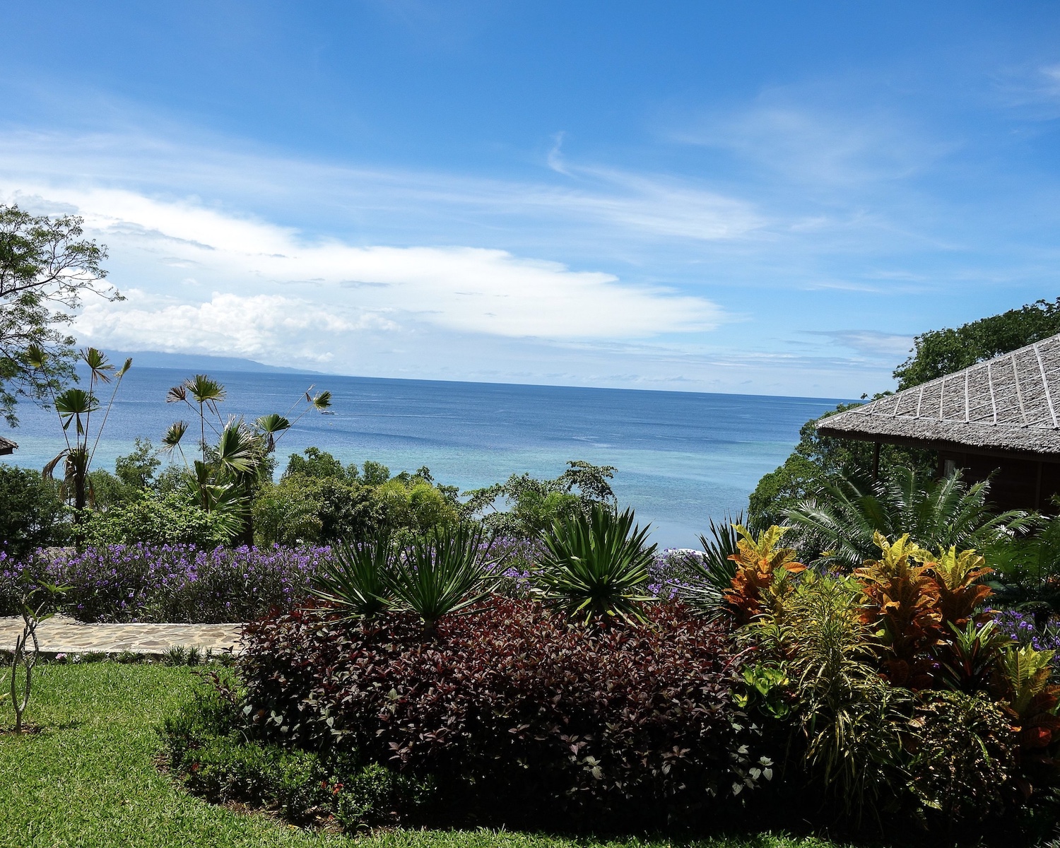 Bunaken Oasis Dive Resort, Bunaken, North Sulawesi, Indonesia 9.jpg