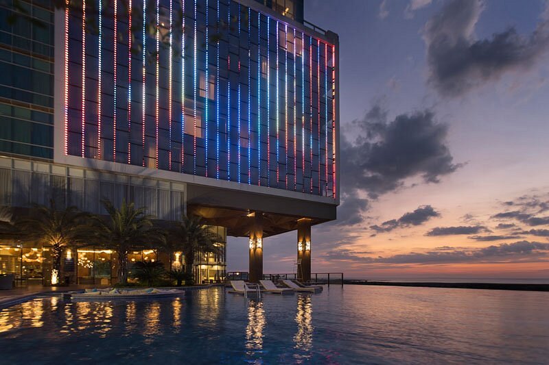 The Rinra, Makassar, Sulawesi, Indonesia 9.jpg